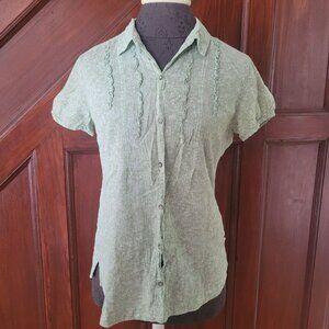 Eddie Bauer Green Button-Up Shirt With Ruffle Detail Short Sleeve Size S